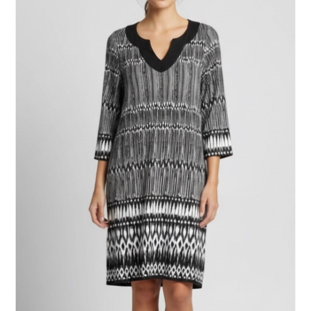 NWT CHICO'S Black/White POLY-KNIT Ikat Print V-NECK Shift Midi Dress Sz 1 (US M)